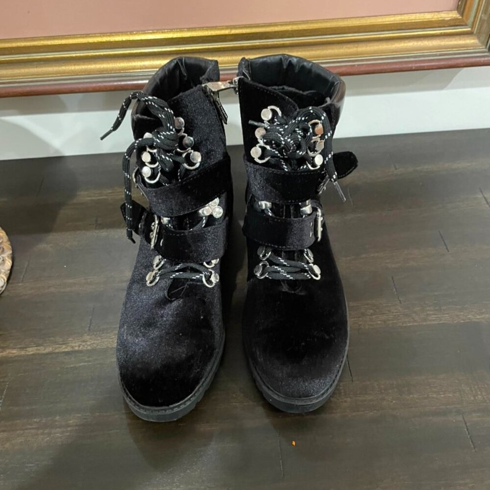 Nasty Gal Women's Black and Silver Boots